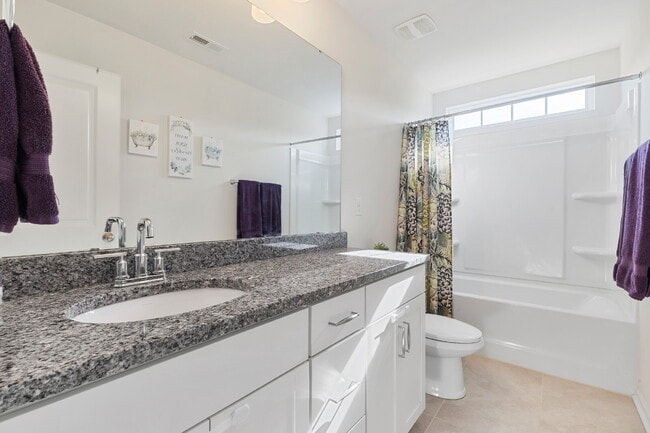 Building Photo - $2,595 - 3 Bedroom 2.5 Bathroom Townhouse ...