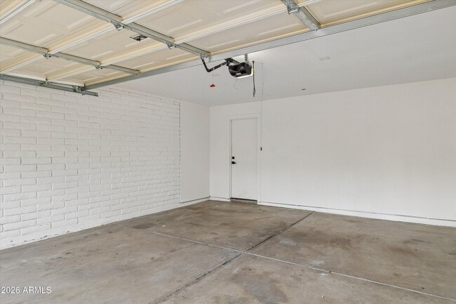 Building Photo - 5117 E Beck Ln