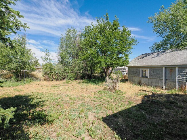 Building Photo - 2 Bedroom, 1 Bathroom American Fork Home