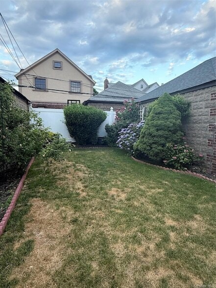 Building Photo - 63-127 Fitchett Street Unit
