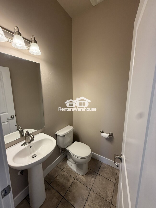 Building Photo - 7535 Vinci Pl