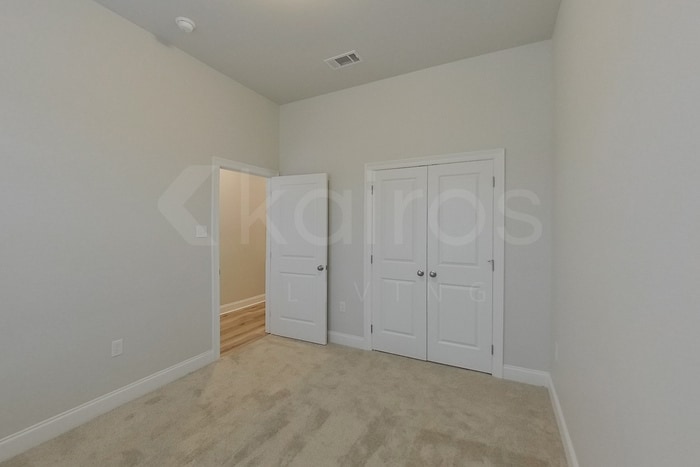 Building Photo - 4847 E Dacha Ln
