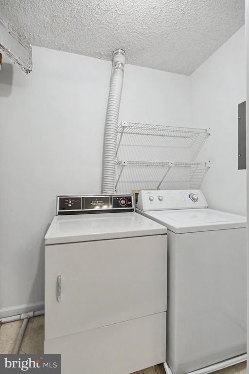 Building Photo - 12102 Green Leaf Ct
