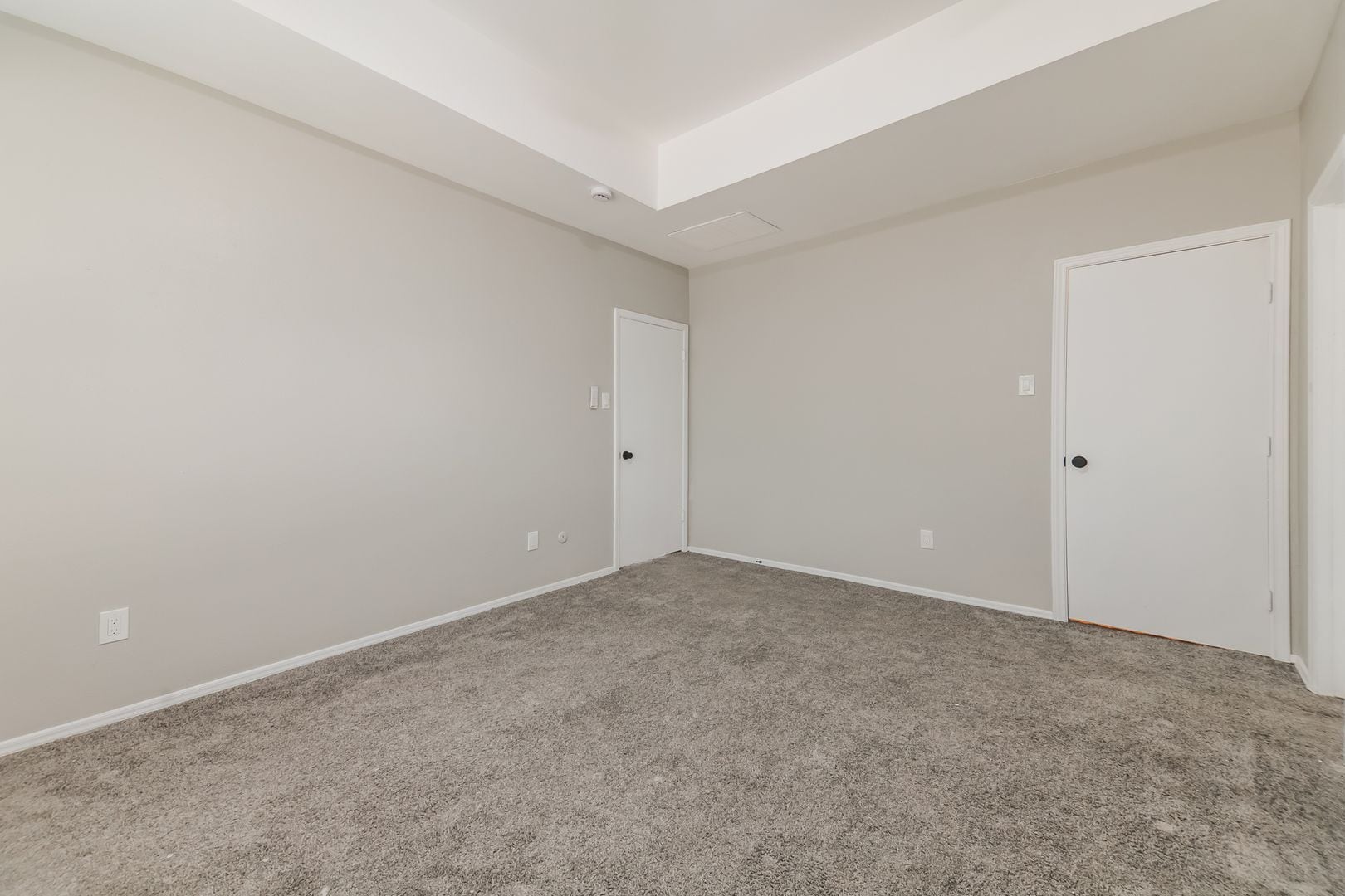 Building Photo - 10406 High Hollows Dr
