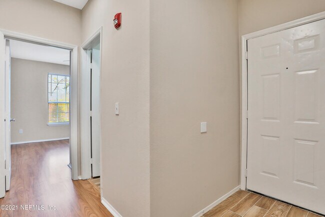 Building Photo - 190 Veracruz Dr
