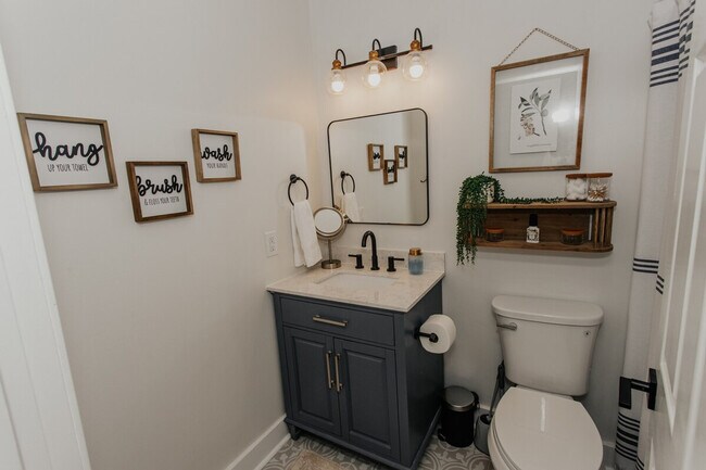 Building Photo - 3728 Homan Ave