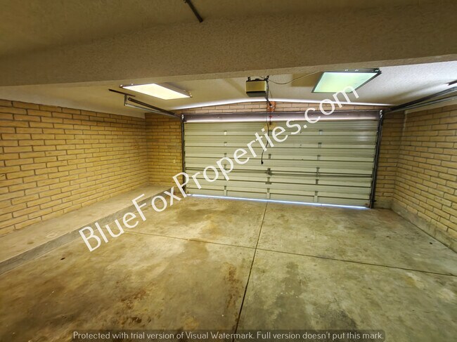 Building Photo - 3116 W Alaska St