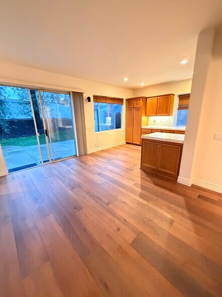 Building Photo - 27 Surfbird Ln