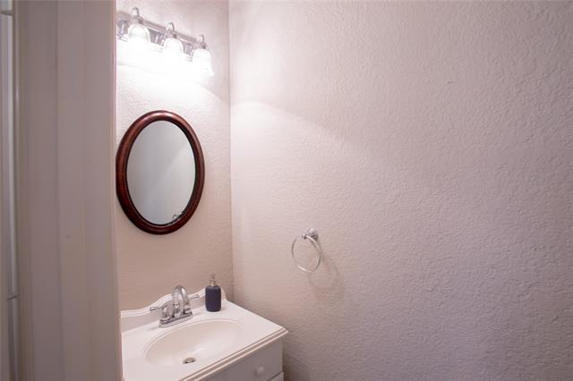 Building Photo - 956 Avondale Ln