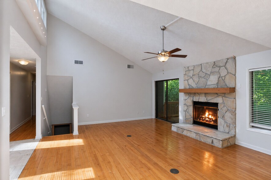 Building Photo - 468 Watson Ferry Dr