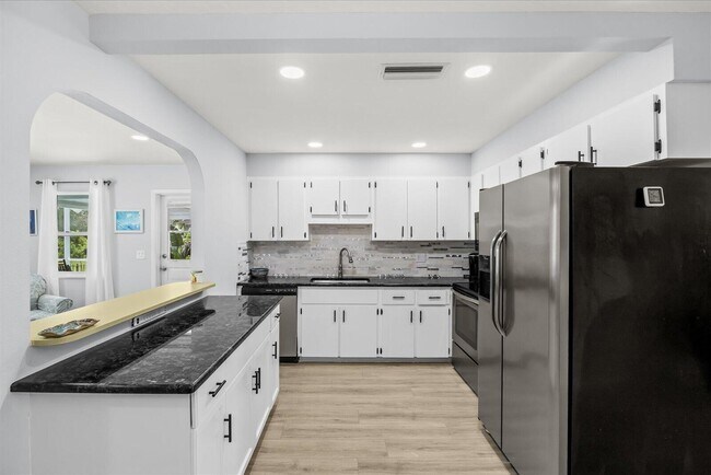 Building Photo - 215 19th Ave