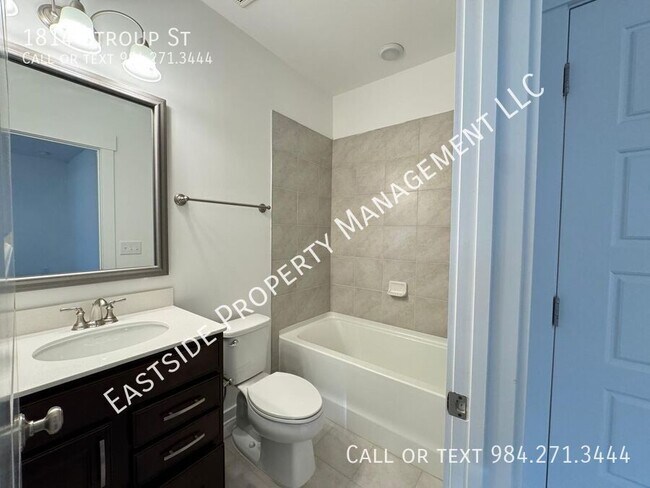 Building Photo - 1814 Stroup St