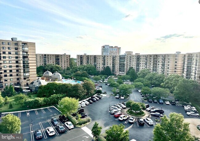 Building Photo - 8380 Greensboro Dr