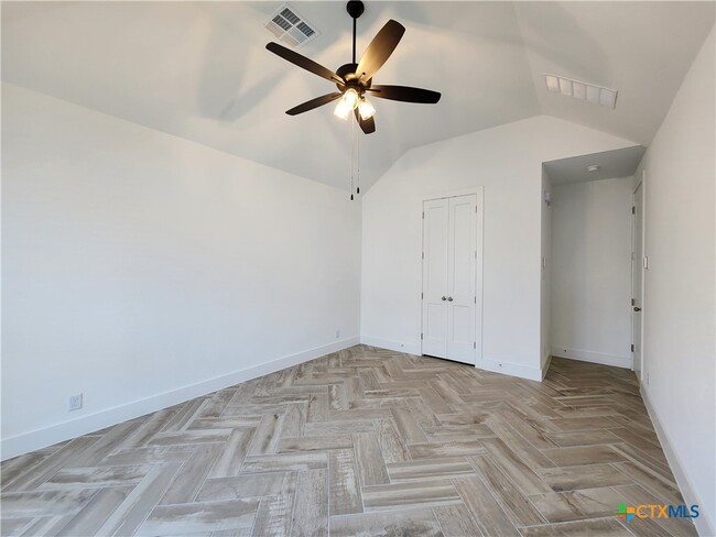Building Photo - 1047 Lime Gruene