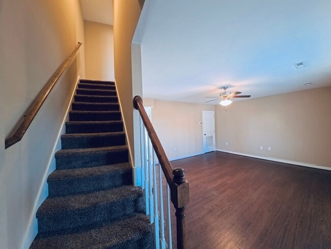 Building Photo - New Duplex Townhouse in Bedford