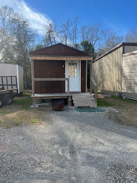 Primary Photo - 417 Young St