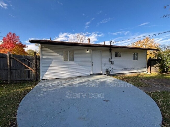 Building Photo - 4910 Porterfield Dr