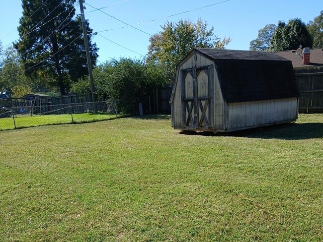 Building Photo - 188 Meadowick Dr