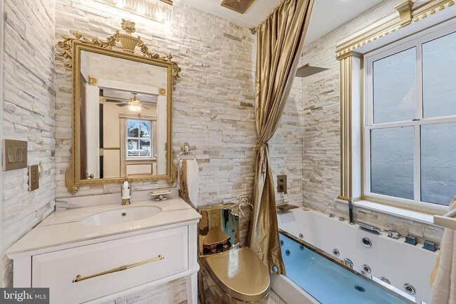 Building Photo - 810 Prince St