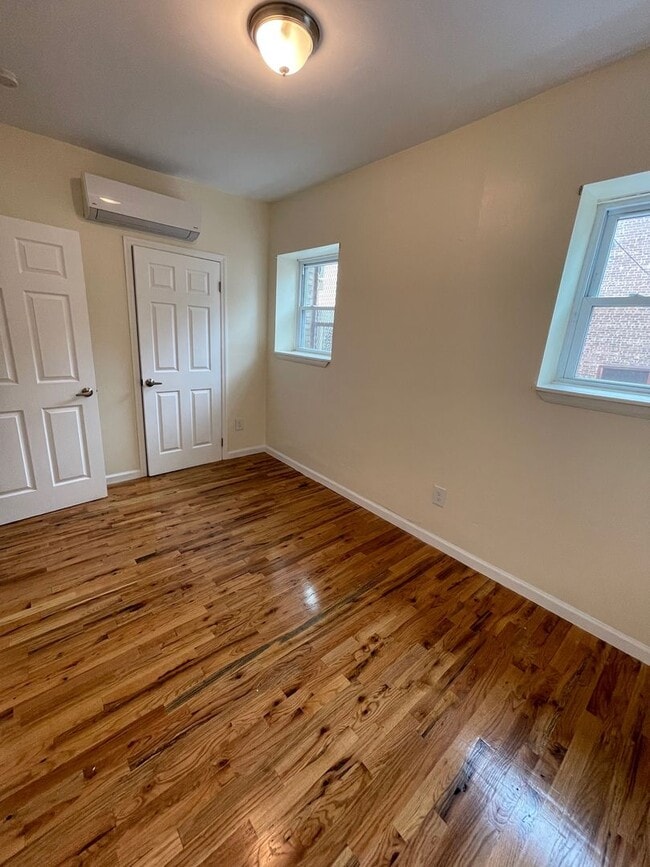 Building Photo - 202 Broadway