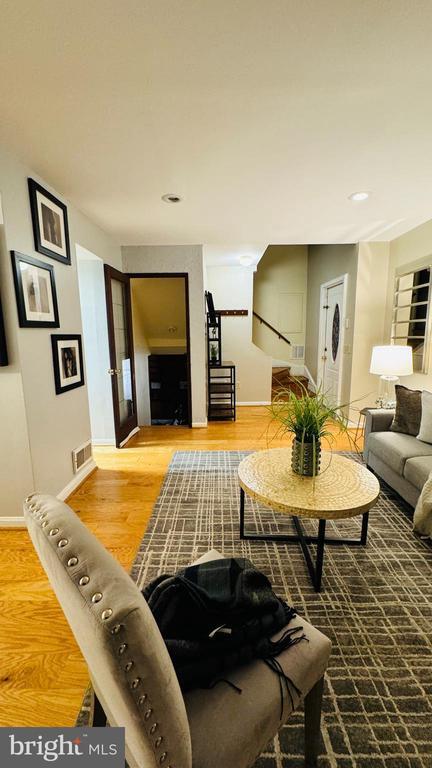 Building Photo - 1111 Dennis Ave