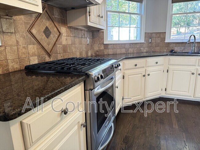 Building Photo - 4545 Sudbury Ct