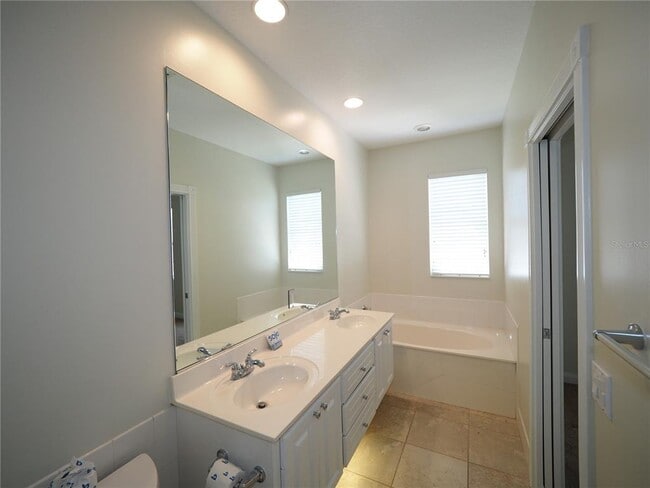 Building Photo - 1533 Napoli Dr E