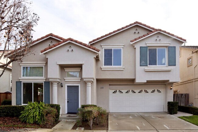 Primary Photo - Beautiful 5-Bedroom Home in the Northgate ...