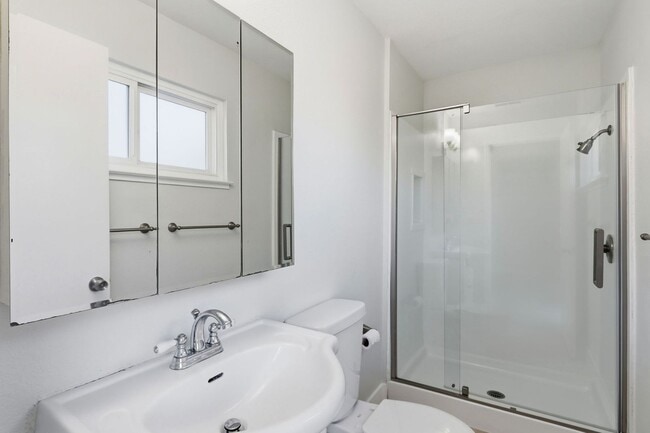 Building Photo - Stylish and Spacious Milpitas Home with Large Deck and Backyard