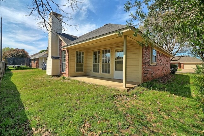 Building Photo - 416 Mara Ln