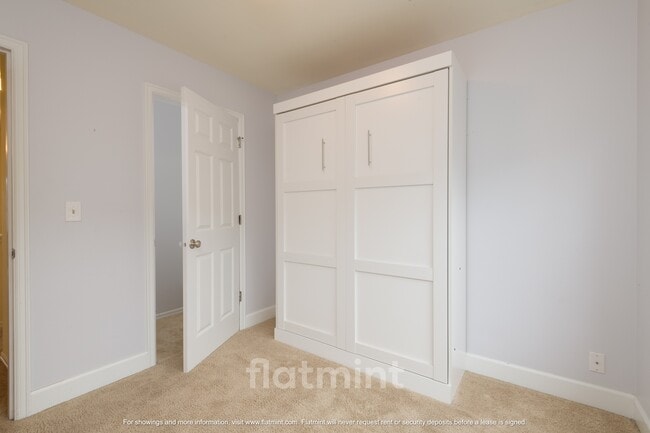 Building Photo - 1728 26th Ave S