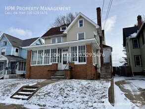 Building Photo - Spacious Updated 3 Bedroom Duplex In Massi...