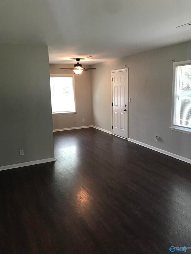Building Photo - 4235 Tee Jay Dr NW