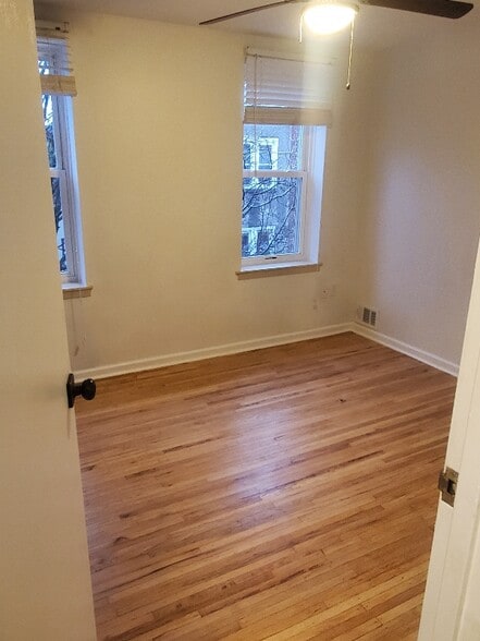 Building Photo - 541 Watkins St