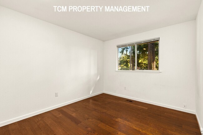 Building Photo - 15703 Midvale Ave N