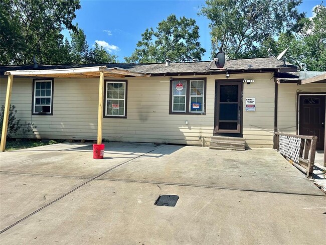 Building Photo - 8227 Garland St