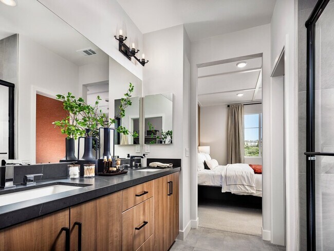 Building Photo - 10202 Vista Lusardi