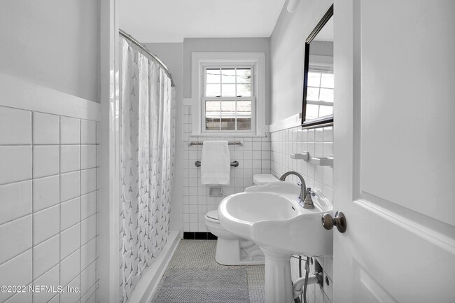 Building Photo - 4515 Sappho Ave