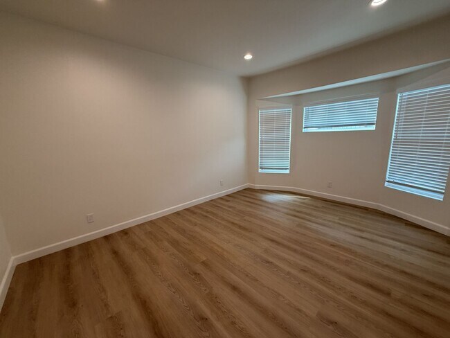 Building Photo - 2947 Dalton Ave