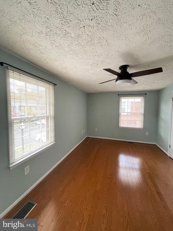 Building Photo - 5737 Independence Cir