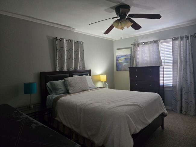 Building Photo - Furnished Three Bedroom Home With Flexible Lease Terms