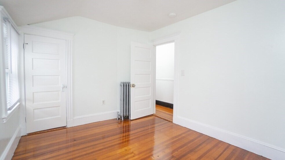 Building Photo - 28 Haslet St