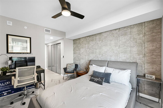 Building Photo - 488 NE 18th St