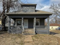 Building Photo - 2 bedroom 1 bath near Washburn University