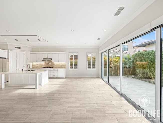 Building Photo - Stunning 3Bd/3.5Ba Home in Irvine w/Large Patio, Modern Design and 2 Master Suites!