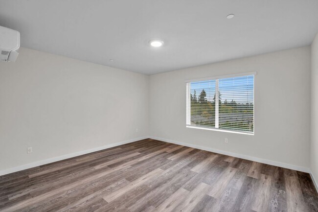 Building Photo - Brand New Luxury Townhomes in North Lynnwood!