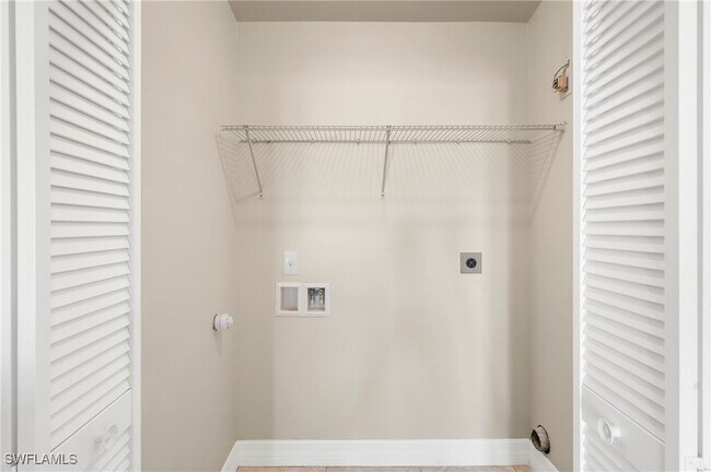 Building Photo - 4208 SW 7th Pl