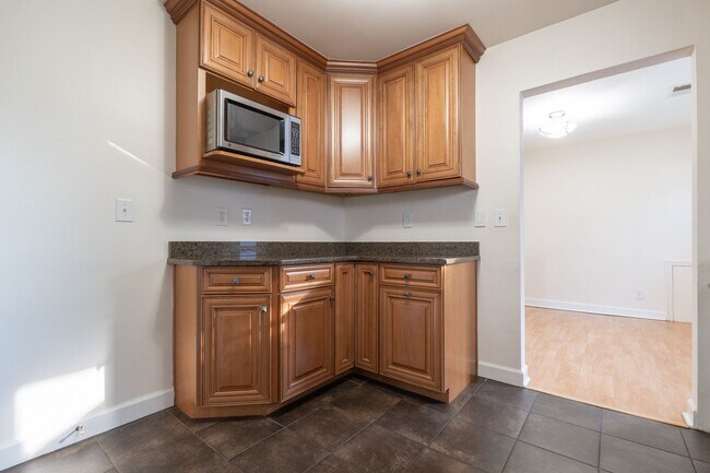 Building Photo - MOVE IN READY 4-bedroom Ranch home nestled in the Heart of Norfolk!