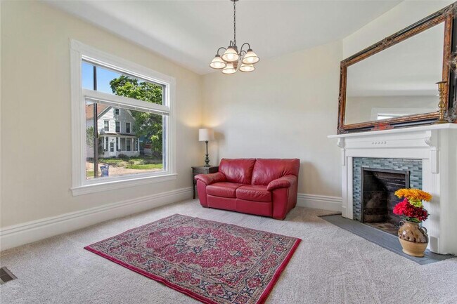 Building Photo - 462 Beaumont St