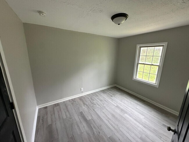 Building Photo - 2932 Abelia Dr